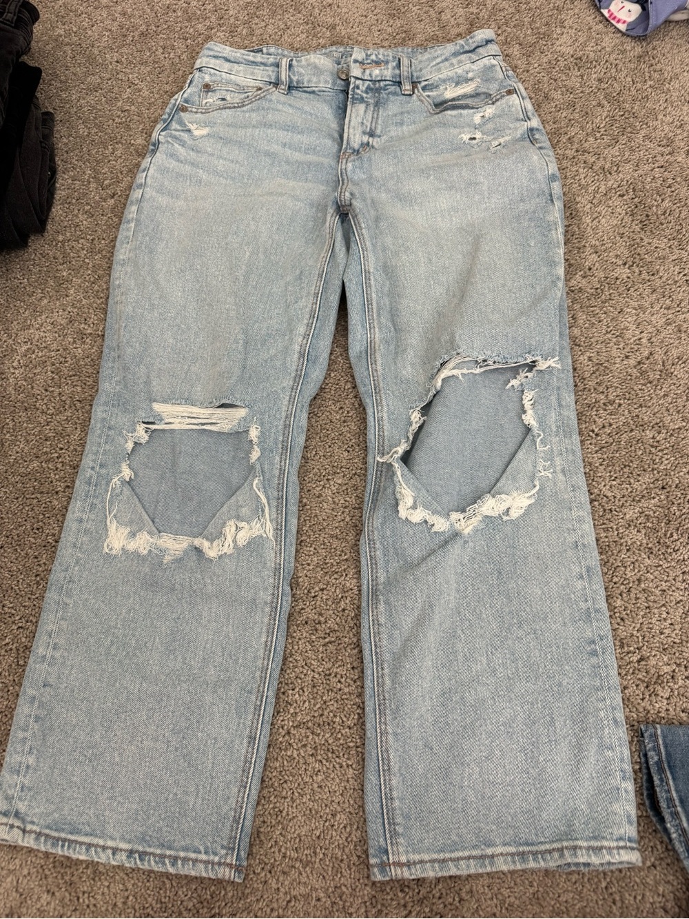 American Eagle Outfitters Light Blue Distressed Straight Leg Jeans